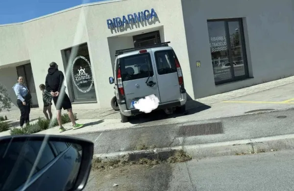 Danes, nekaj pred 13. uro se je v &Scaron;alari zgodila nenavadna prometna nesreča.
