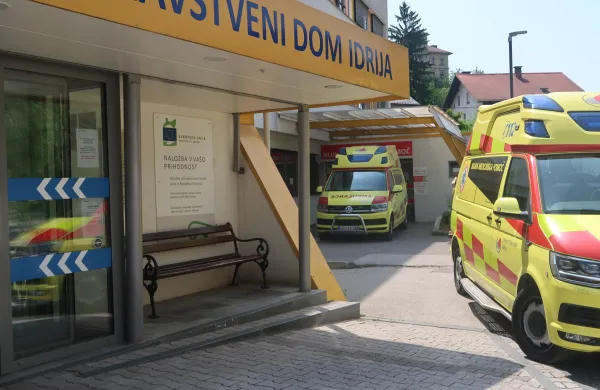 Tolminska občina podelila koncesijo, koncesionar "vzel&rdquo; zdravnika Idriji