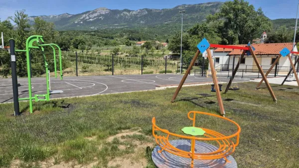 Ena od ajdovskih naložb je &scaron;portni park Skrilje.