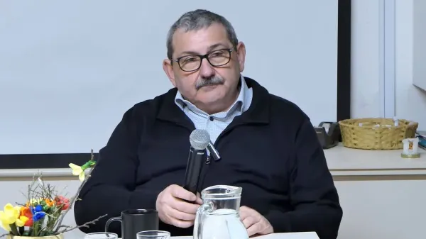 &Scaron;trancar zmetal milijone v medije, ki so desnici pomagali na oblast