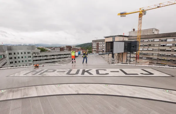 Pristajali&scaron;če za helikopterje na vrhu UKC Ljubljana