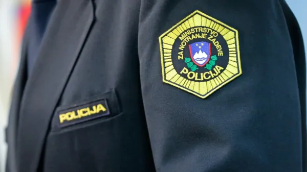 Policija po večnem derbiju oglobila kr&scaron;itelje, ukrepala bo tudi proti klubu