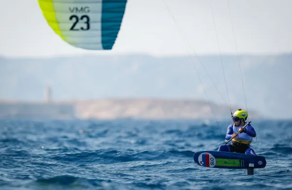 Francija, Marseille.Poletne olimpijske igre 2024 v Parizu.Formula kajt, finale.Slovenski jadralec Toni Vodisek.