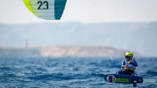Francija, Marseille.Poletne olimpijske igre 2024 v Parizu.Formula kajt, finale.Slovenski jadralec Toni Vodisek.