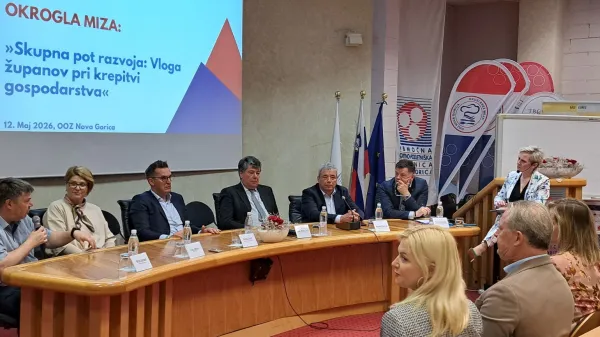 OOZ Nova Gorica gostila okroglo mizo o vlogi županov pri krepitvi gospodarstva: Preveč birokracije, premalo parcel!