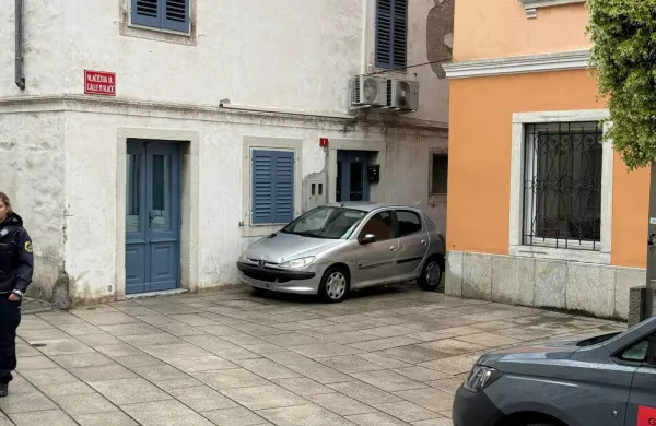 zaseldovanje Koper policija