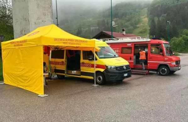 Za pohodnikoma je včeraj stekla iskalna akcija