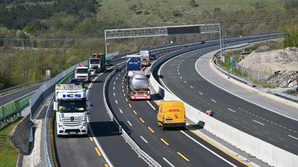 Enajst mesecev za obnovo petih kilometrov avtoceste