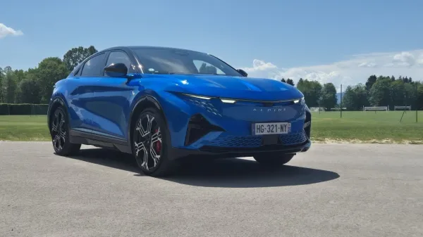 Alpine A390