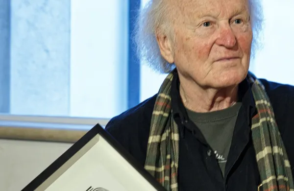 &ldquo;Poet, rojen z bolečino iskanj&rdquo;