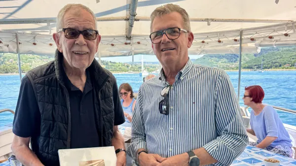 Avstrijski predsednik Van Der Bellen na kraj&scaron;ih počitnicah na Primorskem
