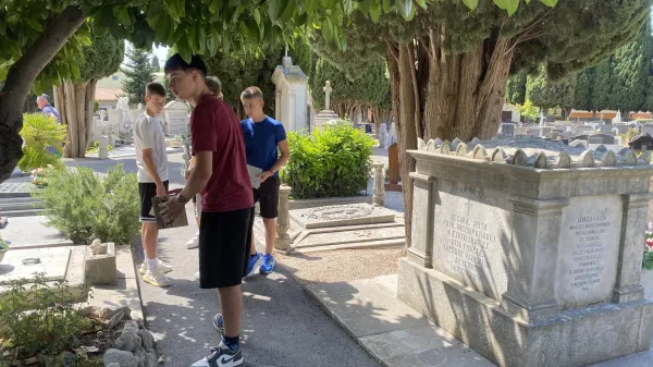 pokopali&scaron;če piran grobnica rota