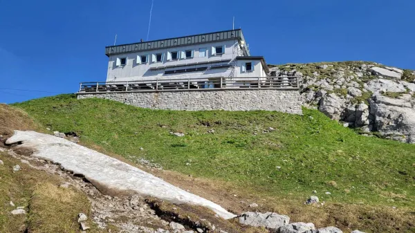 dom Zorka Jelinčiča Črna prst PD Podbrdo
