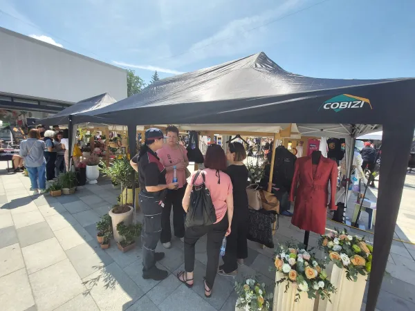 OOPZ10.- festival obrti in Podjetni&scaron;tva Nova GoricaOkusi brez meja srečanje obrtnikov podjentikov &scaron;ol predstavitve 90 razstavljalavcev Okusi brez meja ponudba 