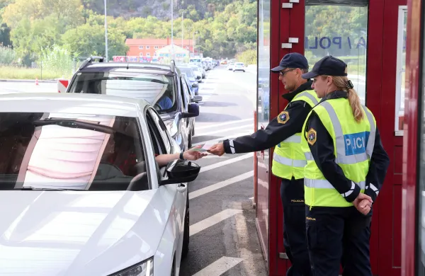 Secovlje, 21.10.2023Mejni prehod, Policija, pregled,kontrola dokumentov