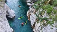 Sredi turistične sezone nihče zares ne ve, koliko stane plovba po Soči
