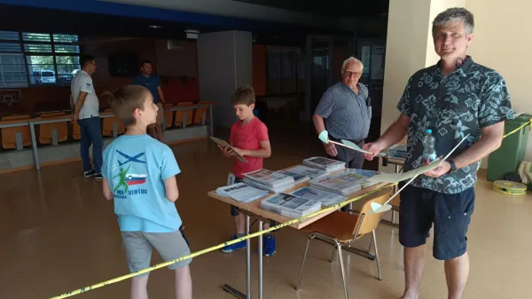 Otroci se morajo tehnike začeti učiti dovolj zgodaj