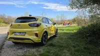 Električna Ford puma se izkaže tudi kot prostorsko zelo učinkovit avtomobil, saj ima v zadnjem delu zares velik prtljažni prostor.