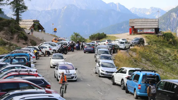 Vr&scaron;ič brez parkiri&scaron;č, poskrbeli so za javni prevoz vsako uro
