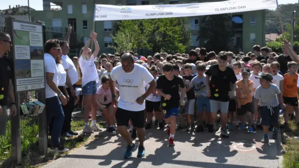 V okviru olimpijskega dneva sta Uro&scaron; Kodelja in Anja Apollonio obiskala &ldquo;svoji&rdquo; osnovni &scaron;oli