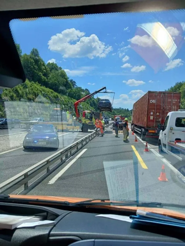 nesreča, ac pred postojno 